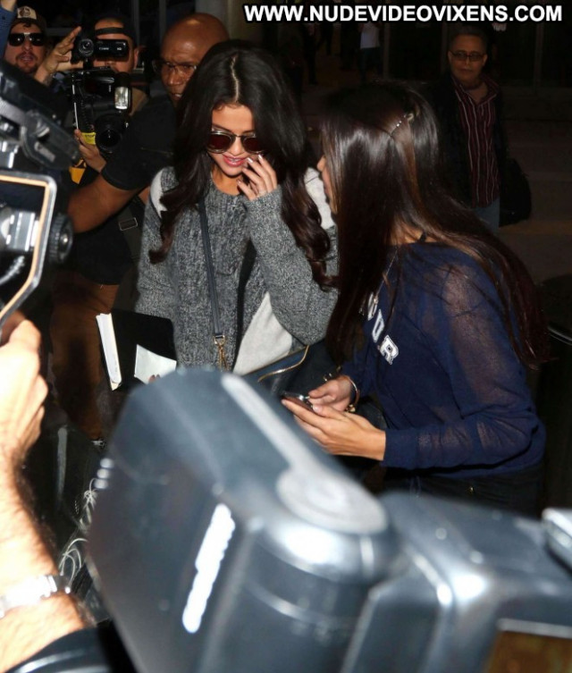 Selena Gomez Lax Airport Posing Hot Babe Paparazzi Beautiful