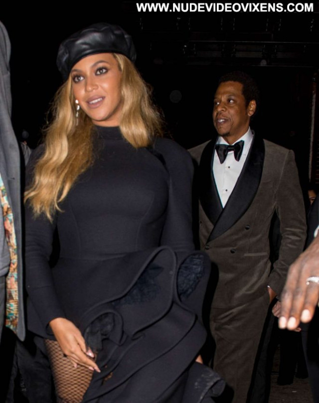 Beyonce No Source Black Celebrity Paparazzi Posing Hot Nyc Beautiful