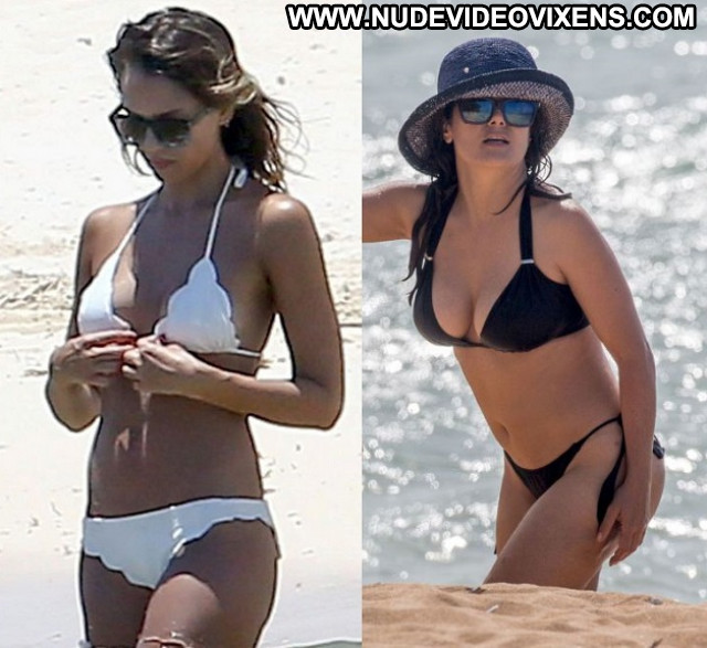 Jessica Alba No Source Posing Hot Babe Bikini Sexy Celebrity Beautiful