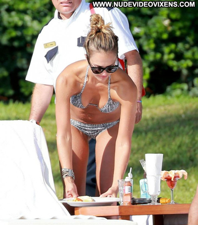 Jessica Alba No Source Beautiful Posing Hot Bikini Candids Celebrity