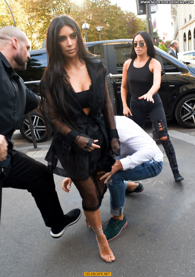 Kim Kardashian No Source Beautiful Celebrity Ass Posing Hot Babe Paris