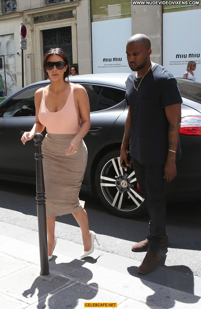 Kim Kardashian No Source Posing Hot Ass Beautiful Paris Celebrity Babe