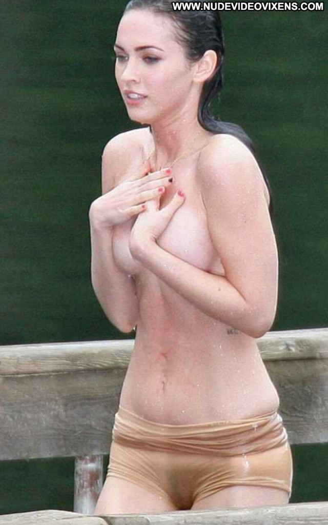 Megan Fox No Source Babe Posing Hot Celebrity Glamour Bar Black Ninja